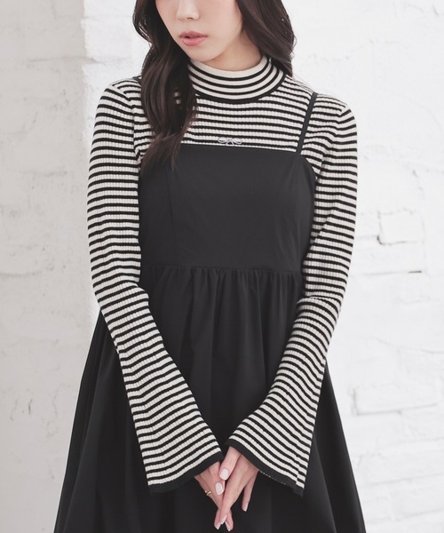 Honeys（ハニーズ）の「フレア袖ニット（ニット/セーター・レディース・アイボリー/ホワイト×ブラック/サックスブルー/ブラック・L/M/S）」の2枚目の写真