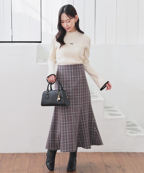 Honeys（ハニーズ）の「フレア袖ニット（ニット/セーター・レディース・アイボリー/ホワイト×ブラック/サックスブルー/ブラック・L/M/S）」の9枚目の写真