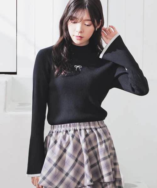 Honeys（ハニーズ）の「フレア袖ニット（ニット/セーター・レディース・アイボリー/ホワイト×ブラック/サックスブルー/ブラック・L/M/S）」の14枚目の写真