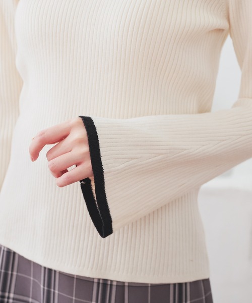 Honeys（ハニーズ）の「フレア袖ニット（ニット/セーター・レディース・アイボリー/ホワイト×ブラック/サックスブルー/ブラック・L/M/S）」の5枚目の写真