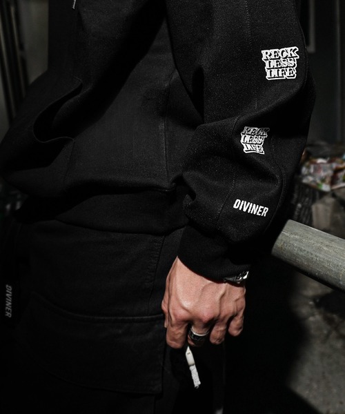 DIVINER(ディヴァイナー)の「【DIVINER】Invisible Feeling HOODIE(パーカー・メンズ・ブラック・M/L)」の3枚目の写真