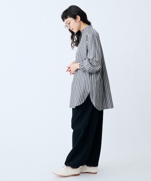 Live in comfort(リブインコンフォート)の「リブ イン コンフォート コットンパール風ボタンが素敵な 織柄ストライプのサッカーチュニック(チュニック・レディース・オリーブ/ブルー/スミクロ/アイボリー・3L/LL/L/M/S)」の16枚目の写真