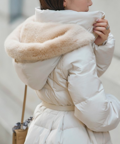 RUIRUE BOUTIQUE(ルイルエブティック)の「洗える / 撥水加工 / 静電気防止加工 | マルチway ・ エコファー フード ロングダウンコート | アウター / ロングダウン / ダウンコート / ロングコート(ダウンジャケット/コート・レディース・アイボリー/ブラック・L/M)」の7枚目の写真