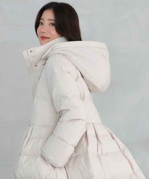 RUIRUE BOUTIQUE(ルイルエブティック)の「洗える / 撥水加工 / 静電気防止加工 | マルチway ・ エコファー フード ロングダウンコート | アウター / ロングダウン / ダウンコート / ロングコート(ダウンジャケット/コート・レディース・アイボリー/ブラック・L/M)」の9枚目の写真