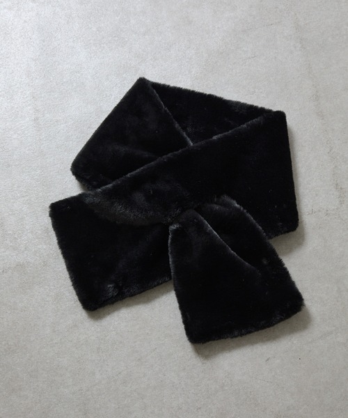 COLONY 2139(コロニートゥーワンスリーナイン)の「フェイクファーマフラー(マフラー・レディース・ブラック/グレイッシュベージュ・FREE)」の4枚目の写真