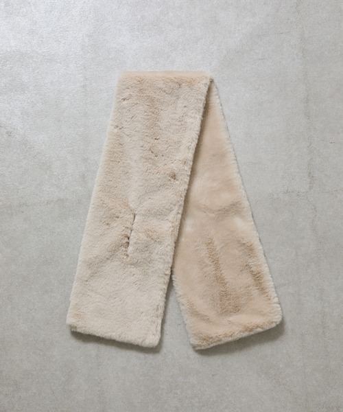 COLONY 2139(コロニートゥーワンスリーナイン)の「フェイクファーマフラー(マフラー・レディース・ブラック/グレイッシュベージュ・FREE)」の13枚目の写真