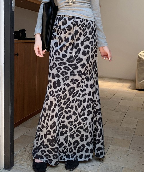 meJane(ミージェーン)の「レオパート柄 サテンライクナロースカート(スカート・レディース・ブラウン系/グレー系・FREE)」の2枚目の写真