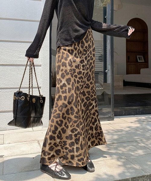 meJane(ミージェーン)の「レオパート柄 サテンライクナロースカート(スカート・レディース・ブラウン系/グレー系・FREE)」の13枚目の写真