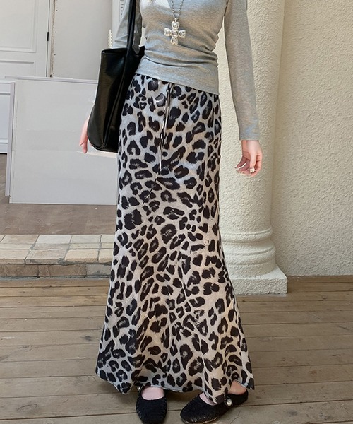 meJane(ミージェーン)の「レオパート柄 サテンライクナロースカート(スカート・レディース・ブラウン系/グレー系・FREE)」の8枚目の写真