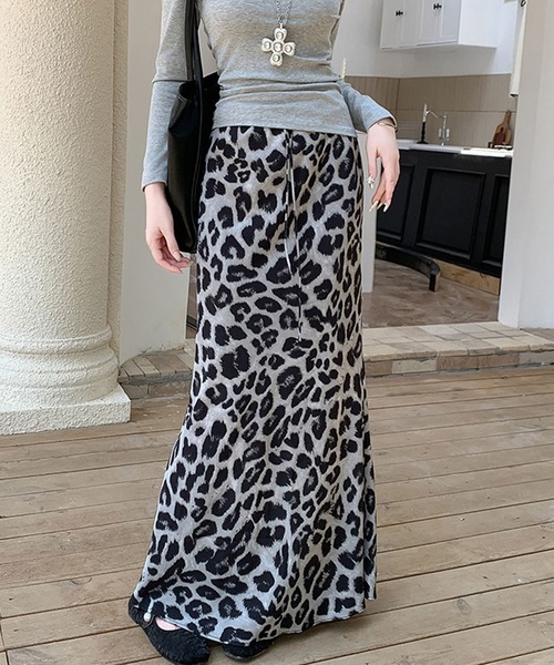 meJane(ミージェーン)の「レオパート柄 サテンライクナロースカート(スカート・レディース・ブラウン系/グレー系・FREE)」の10枚目の写真