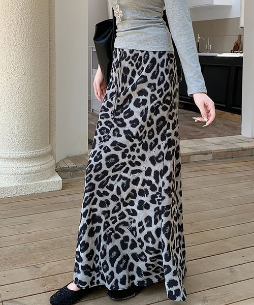 meJane(ミージェーン)の「レオパート柄 サテンライクナロースカート(スカート・レディース・ブラウン系/グレー系・FREE)」の11枚目の写真