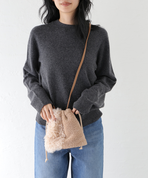 B.C STOCK(ベーセーストック)の「T.S.L/ティーエスエル フェイクファー巾着バッグ(ショルダーバッグ・レディース・ブラウン/ベージュ/チャコールグレー・FREE)」の6枚目の写真