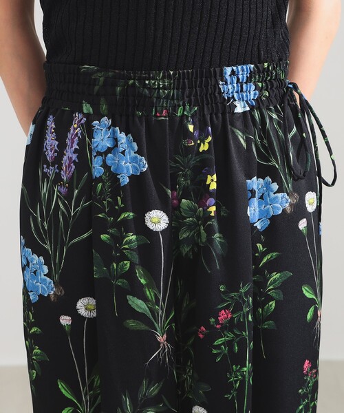 TICCA（ティッカ）の「TICCA / フラワー プリント パンツ（その他パンツ・レディース・ブラウン/ブラック・ONE SIZE）」の8枚目の写真