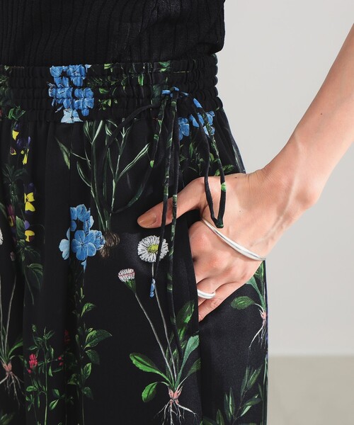 TICCA（ティッカ）の「TICCA / フラワー プリント パンツ（その他パンツ・レディース・ブラウン/ブラック・ONE SIZE）」の9枚目の写真