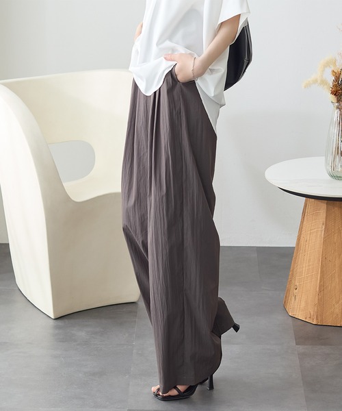 ReDial(リダイアル)の「ヴィンテージ調素材ワイドパンツ(スラックス・レディース・ブラック/チャコールグレー/モカ・M/L/LL/3L)」の1枚目の写真