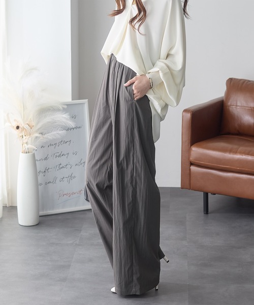 ReDial(リダイアル)の「ヴィンテージ調素材ワイドパンツ(スラックス・レディース・ブラック/チャコールグレー/モカ・M/L/LL/3L)」の9枚目の写真