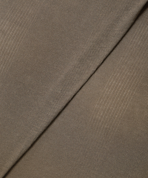 MILLER（ミラー）の「《追加7》miller SLOBE別注 SHEER RIB クルーネック 【洗濯機使用可能】（Tシャツ/カットソー・レディース・ブラウン/レッド/ホワイト・FREE）」の6枚目の写真