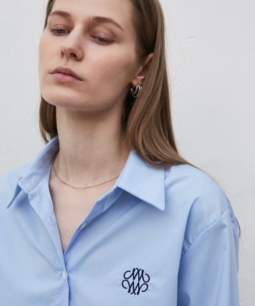 NICK&NICOLE(ニックアンドニコール)の「NICOLE MINIMAL SEMI CROP SHIRT_SKY BLUE(シャツ/ブラウス・レディース・その他・FREE)」の2枚目の写真