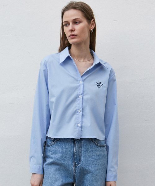 NICK&NICOLE(ニックアンドニコール)の「NICOLE MINIMAL SEMI CROP SHIRT_SKY BLUE(シャツ/ブラウス・レディース・その他・FREE)」の3枚目の写真