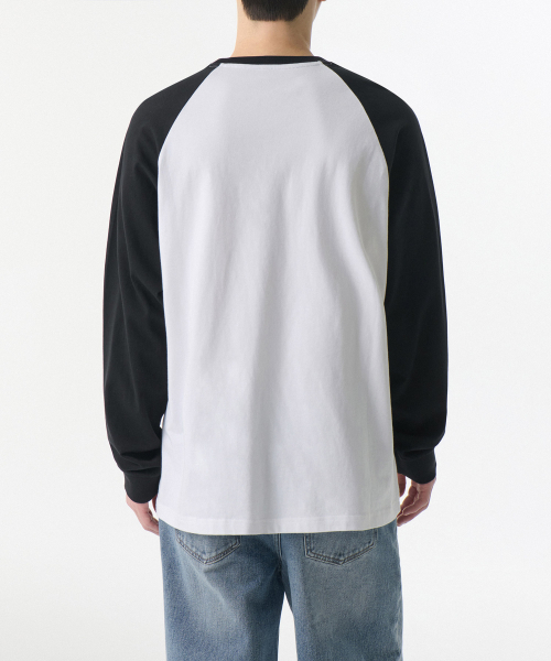 MUSINSA STANDARD（ムシンサスタンダード）の「リラックスドリップカフスラグラン長袖Tシャツ[ホワイト/ブラック]（Tシャツ/カットソー・メンズ・その他・MEDIUM/LARGE/X-LARGE/XX-LARGE/SMALL/XXX-LARGE）」の2枚目の写真