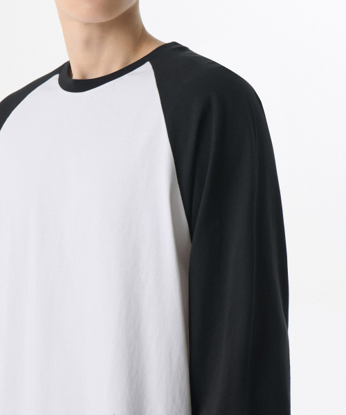MUSINSA STANDARD（ムシンサスタンダード）の「リラックスドリップカフスラグラン長袖Tシャツ[ホワイト/ブラック]（Tシャツ/カットソー・メンズ・その他・MEDIUM/LARGE/X-LARGE/XX-LARGE/SMALL/XXX-LARGE）」の5枚目の写真