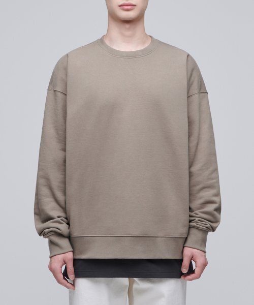 MUSINSA STANDARD(ムシンサスタンダード)の「レイヤードクルーネック長袖Tシャツ_通常丈【ダークグレー】(Tシャツ/カットソー・メンズ・その他・SMALL/X-SMALL)」の3枚目の写真