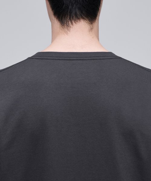 MUSINSA STANDARD(ムシンサスタンダード)の「レイヤードクルーネック長袖Tシャツ_通常丈【ダークグレー】(Tシャツ/カットソー・メンズ・その他・SMALL/X-SMALL)」の6枚目の写真