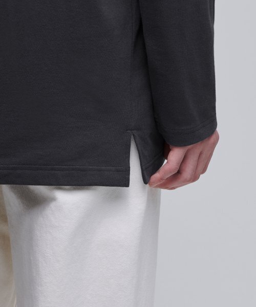 MUSINSA STANDARD(ムシンサスタンダード)の「レイヤードクルーネック長袖Tシャツ_通常丈【ダークグレー】(Tシャツ/カットソー・メンズ・その他・SMALL/X-SMALL)」の8枚目の写真