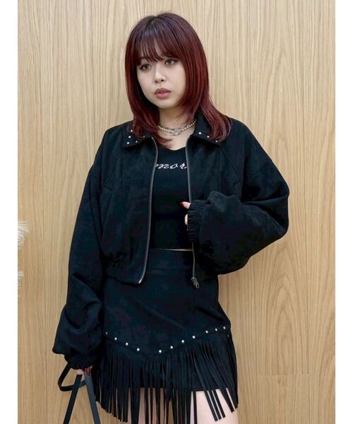 EVRIS(エヴリス)の「フェイクスウェードボリュームショートブルゾン【セットアップ着用可能】(ブルゾン・レディース・ブラック/ブラウン・FREE)」の2枚目の写真