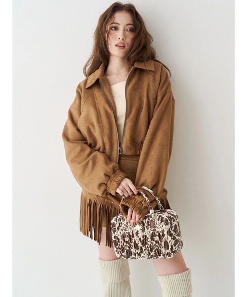 EVRIS(エヴリス)の「フェイクスウェードボリュームショートブルゾン【セットアップ着用可能】(ブルゾン・レディース・ブラック/ブラウン・FREE)」の5枚目の写真