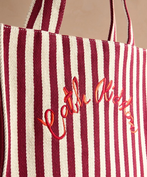 Cath Kidston（キャスキッドソン）の「ラージ ブックバッグ Cherry Stripe（トートバッグ・レディース・その他・FREE）」の2枚目の写真