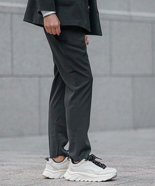 JOKER(ジョーカー)の「【BlackbyVANQUISH】 グラデーション加工テーパードスラックス メンズ グレー ロングパンツ 春服 冬服(その他パンツ・メンズ・グレー・M/L/XL)」の3枚目の写真