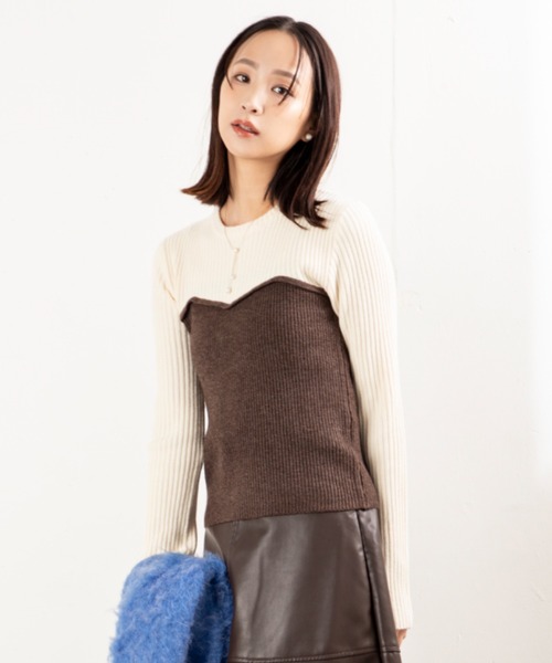 MILLION CARATS（ミリオンカラッツ）の「【伸びやかリブ＆レイヤード見えで即こなれ】縦リブの細見えと配色ビスチェ風デザインが今っぽい大人カジュアル！オンオフどちらも着回せて、体型カバーと女っぽさを両立する優秀ニット（ニット/セーター・レディース・グレー/ブラウン/オフホワイト・FREE）」の3枚目の写真