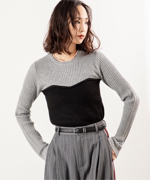 MILLION CARATS（ミリオンカラッツ）の「【伸びやかリブ＆レイヤード見えで即こなれ】縦リブの細見えと配色ビスチェ風デザインが今っぽい大人カジュアル！オンオフどちらも着回せて、体型カバーと女っぽさを両立する優秀ニット（ニット/セーター・レディース・グレー/ブラウン/オフホワイト・FREE）」の13枚目の写真