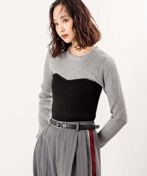 MILLION CARATS（ミリオンカラッツ）の「【伸びやかリブ＆レイヤード見えで即こなれ】縦リブの細見えと配色ビスチェ風デザインが今っぽい大人カジュアル！オンオフどちらも着回せて、体型カバーと女っぽさを両立する優秀ニット（ニット/セーター・レディース・グレー/ブラウン/オフホワイト・FREE）」の14枚目の写真