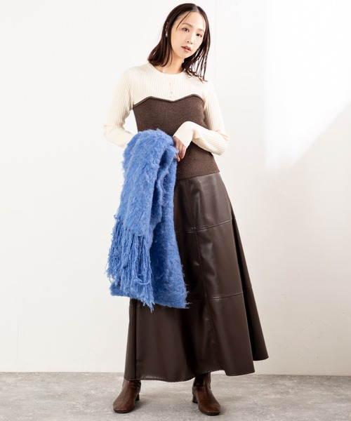 MILLION CARATS（ミリオンカラッツ）の「【伸びやかリブ＆レイヤード見えで即こなれ】縦リブの細見えと配色ビスチェ風デザインが今っぽい大人カジュアル！オンオフどちらも着回せて、体型カバーと女っぽさを両立する優秀ニット（ニット/セーター・レディース・グレー/ブラウン/オフホワイト・FREE）」の15枚目の写真