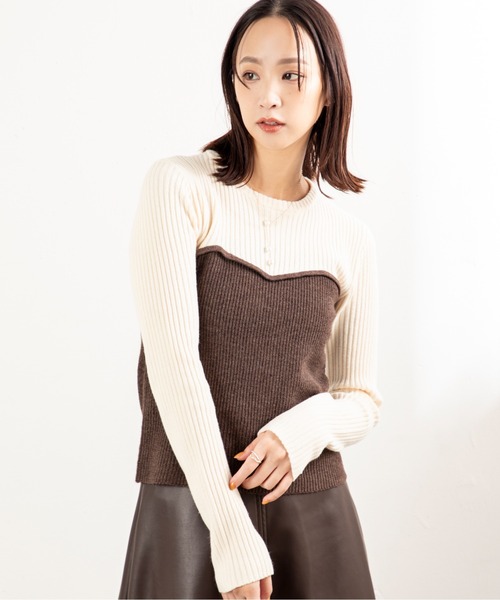MILLION CARATS（ミリオンカラッツ）の「【伸びやかリブ＆レイヤード見えで即こなれ】縦リブの細見えと配色ビスチェ風デザインが今っぽい大人カジュアル！オンオフどちらも着回せて、体型カバーと女っぽさを両立する優秀ニット（ニット/セーター・レディース・グレー/ブラウン/オフホワイト・FREE）」の10枚目の写真