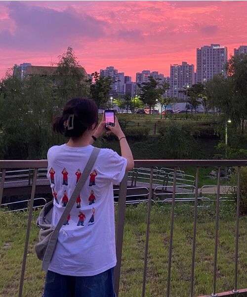 LAUGHER（ラファー）の「[PAT&MAT] モーションマットTシャツ - ホワイト（Tシャツ/カットソー・レディース・ホワイト・LARGE/MEDIUM/X-LARGE）」の5枚目の写真