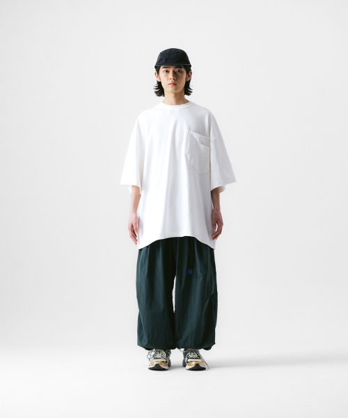 ANGLAN（アングラン）の「Nylon Tuck Belt String Balloon Pants - Green（スウェットパンツ・メンズ・その他・ONE SIZE/2/1）」の4枚目の写真