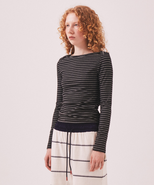MENASOO(ミナス)の「Brushed Striped Boatneck Long T Shirt_Black(Tシャツ/カットソー・レディース・ブラック・F)」の12枚目の写真