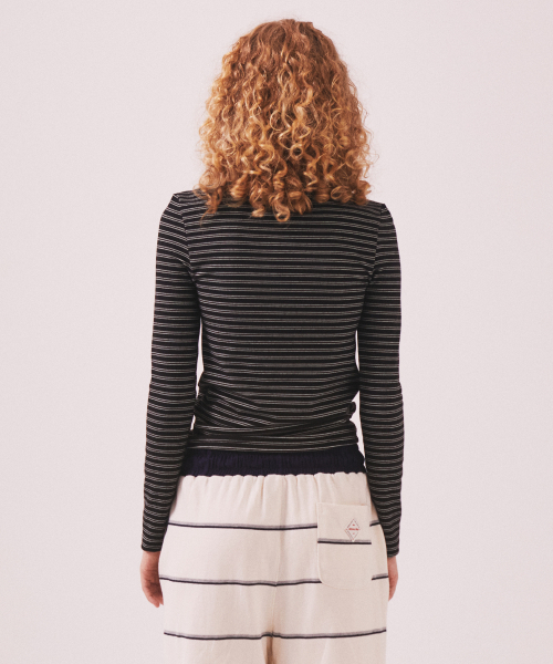MENASOO(ミナス)の「Brushed Striped Boatneck Long T Shirt_Black(Tシャツ/カットソー・レディース・ブラック・F)」の13枚目の写真