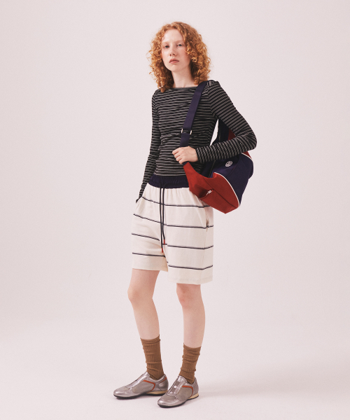 MENASOO(ミナス)の「Brushed Striped Boatneck Long T Shirt_Black(Tシャツ/カットソー・レディース・ブラック・F)」の14枚目の写真