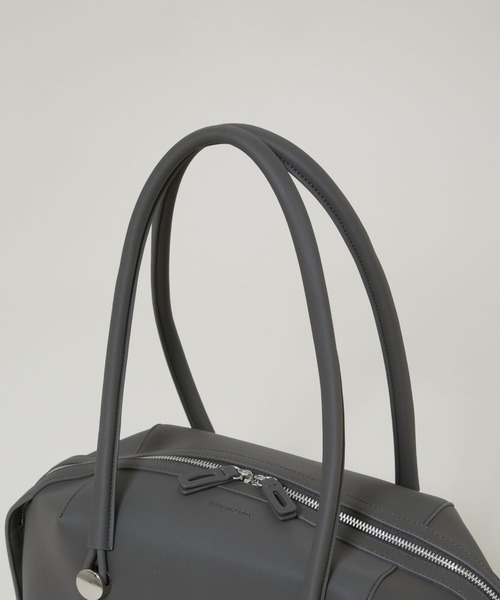 ADD CULUMN(アドカラム)の「ADD CULUMN/TABLET BOSTON(ボストンバッグ・レディース・ダークグレー/アイボリー・FREE)」の5枚目の写真