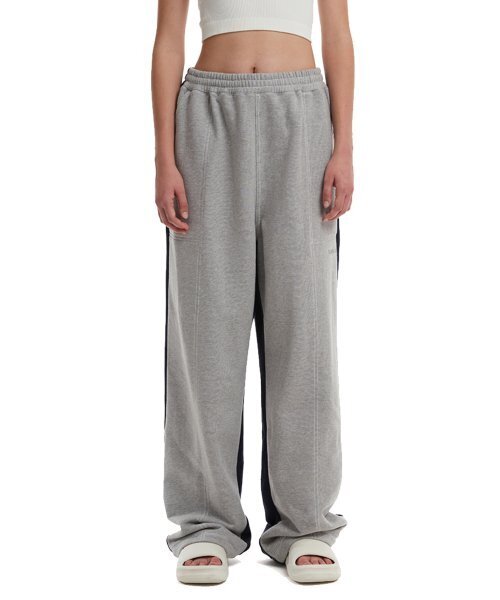 TRUNK PROJECT(トランクプロジェクト)の「Colorblocked Lounge Pants_Grey(スウェットパンツ・レディース・グレー・MEDIUM/SMALL/LARGE)」の1枚目の写真