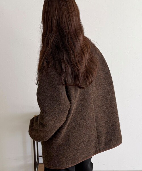 fredy emue（フレディエミュ）の「圧縮ニットチャイナコート（その他アウター・レディース・ダークブラウン/アイボリー/ベビーピンク・38）」の4枚目の写真