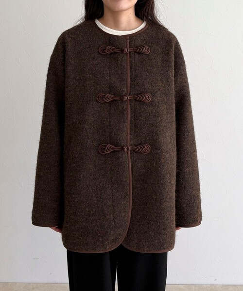 fredy emue（フレディエミュ）の「圧縮ニットチャイナコート（その他アウター・レディース・ダークブラウン/アイボリー/ベビーピンク・38）」の6枚目の写真