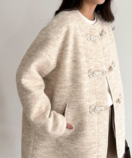 fredy emue（フレディエミュ）の「圧縮ニットチャイナコート（その他アウター・レディース・ダークブラウン/アイボリー/ベビーピンク・38）」の18枚目の写真