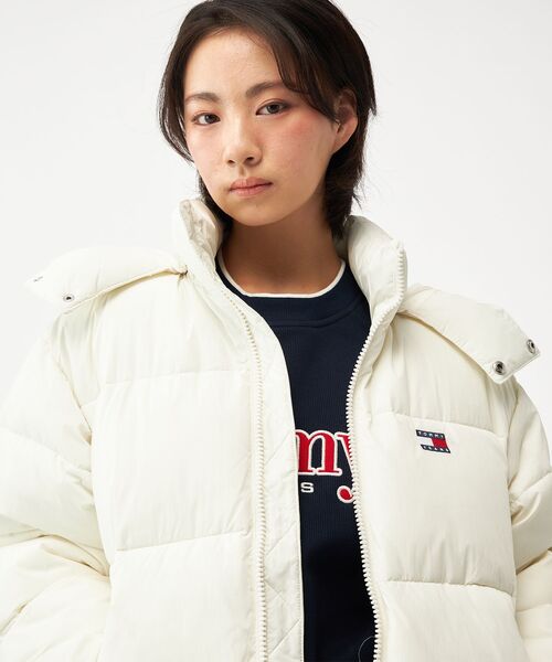 tommy jeans（トミー ジーンズ）の「【オンライン限定】フーデッドフラッグパッファジャケット（ダウンジャケット/コート・メンズ・マルチ/ホワイト・MEDIUM/SMALL/X-LARGE/LARGE）」の21枚目の写真