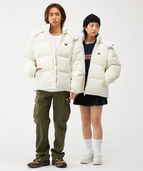 tommy jeans（トミー ジーンズ）の「【オンライン限定】フーデッドフラッグパッファジャケット（ダウンジャケット/コート・メンズ・マルチ/ホワイト・MEDIUM/SMALL/X-LARGE/LARGE）」の19枚目の写真