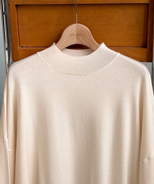 Doux archives（ドゥアルシーヴ）の「ハイネックサイドスリットニットプルオーバー（ニット/セーター・レディース・オフホワイト/シルバーグレー/イエロー・FREE）」の17枚目の写真